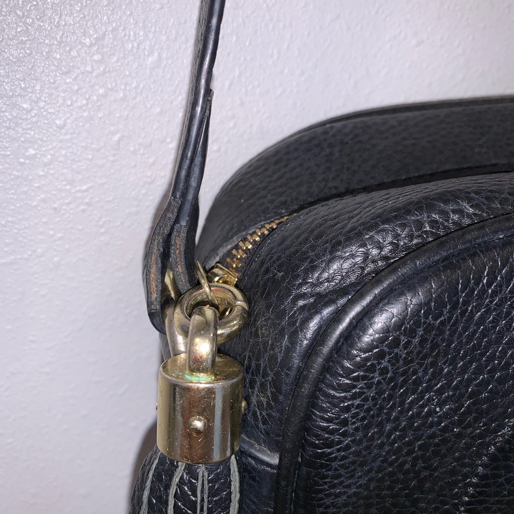 Gucci Black Pebbled Leather Crossbody Camera Bag with Tassel - Picture 3 of 16